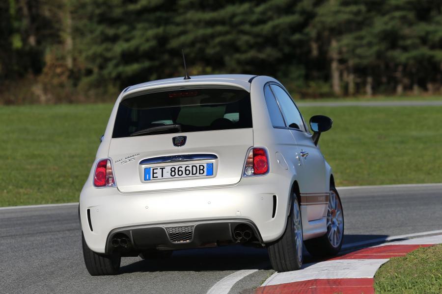  Abarth 595 50th Anniversary Edition 2013 года  (фото 6 из 26)